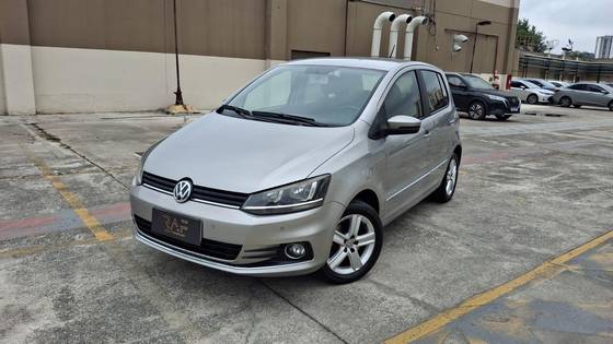 VOLKSWAGEN FOX 1.6 MSI HIGHLINE 16V FLEX 4P MANUAL VOLKSWAGEN FOX 1.6 MSI HIGHLINE 16V FLEX 4P MANUAL